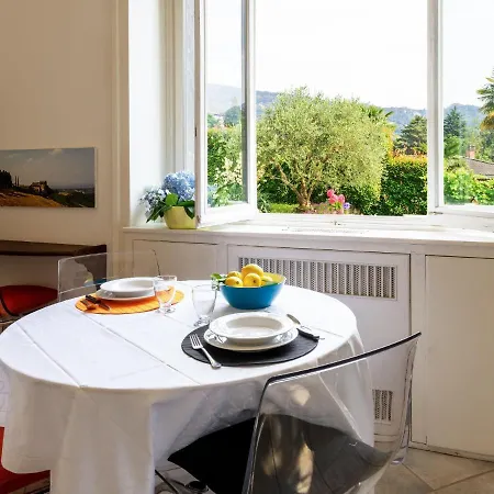 Apartment Locazione Turistica Del Sole-6 *